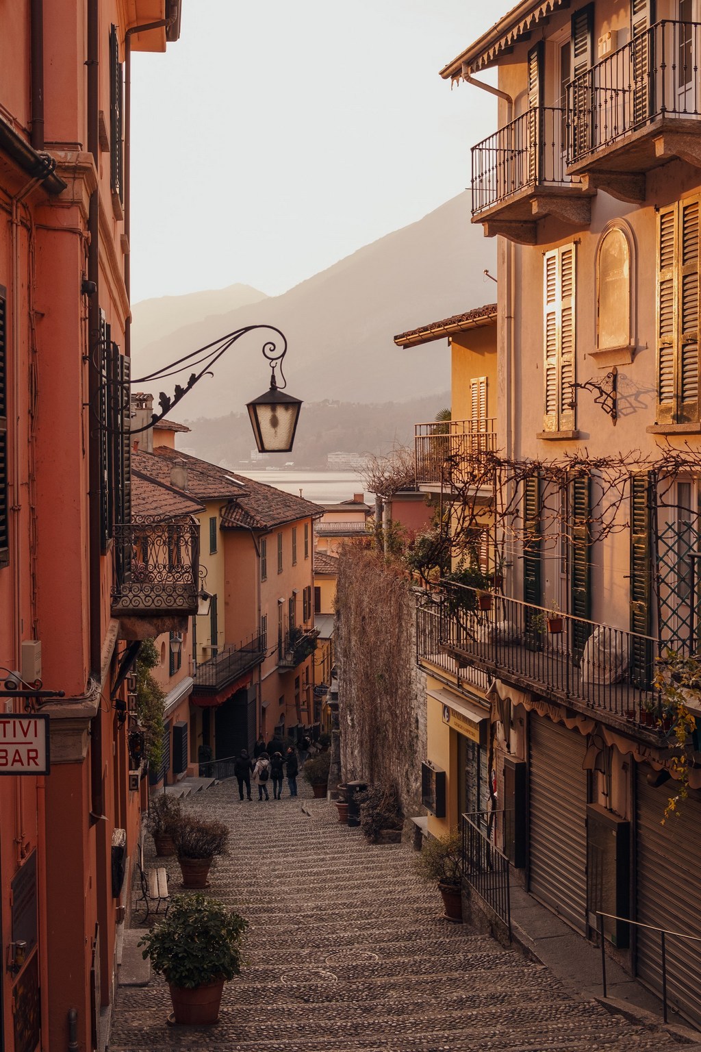 Lagonegro: il borgo lucano che ha ispirato la Monna Lisa e le suggestive scalinate di pietra
