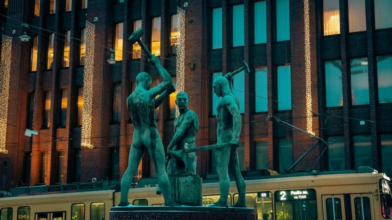 Omicidio sospetto a Espoo: la polizia interviene su un incidente violento, sospetto arrestato