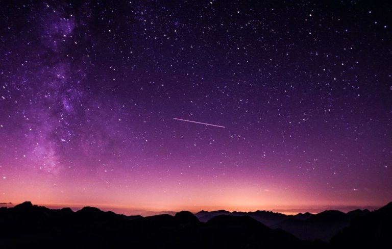 Lettura dell’oroscopo dei tarocchi dei Pesci della stagione 2026 del tuo segno zodiacale